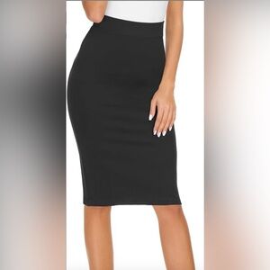New mix” black skirt brand neww with come is plasticic no tags when i purchased